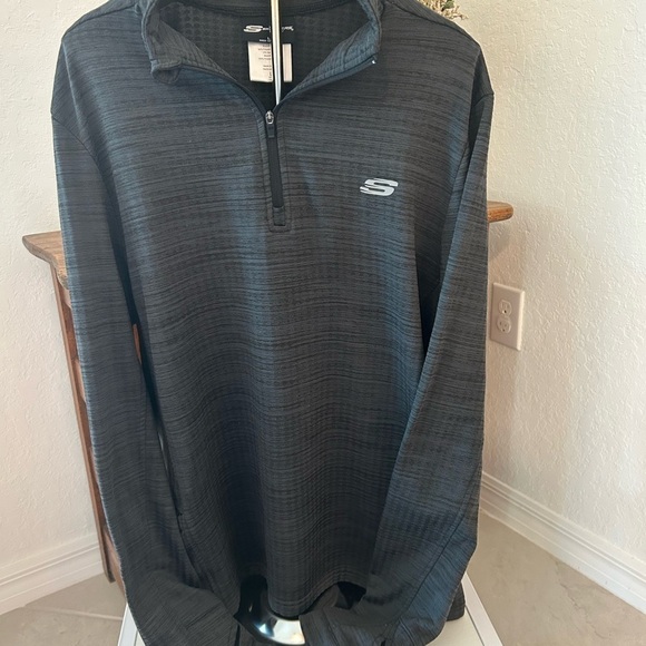 Sketchers Pullover - Large women’s - Picture 1 of 7